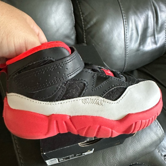 Used Nike Jumpman two trey toddler size 8 - Picture 4 of 4